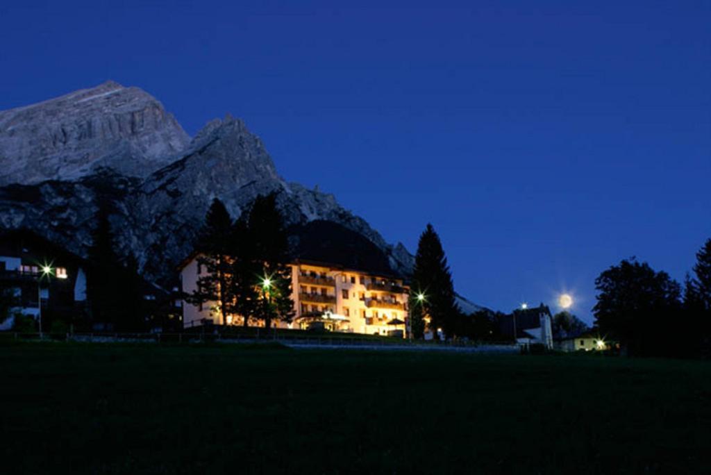 Hotel Roma San Vito di Cadore Exterior photo