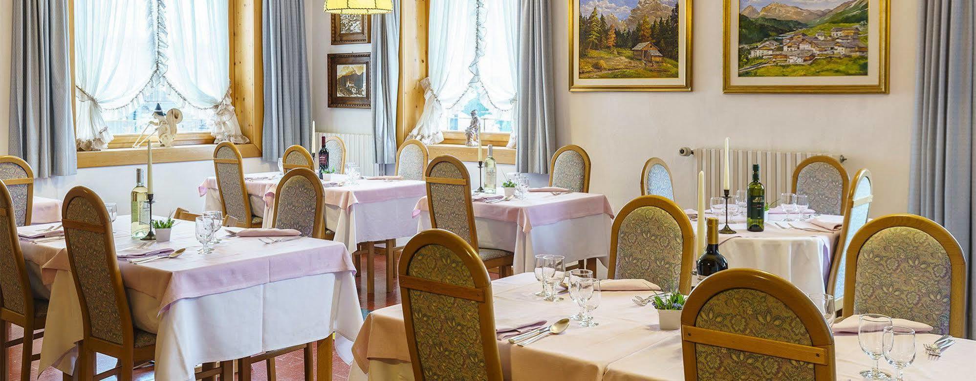 Hotel Roma San Vito di Cadore Exterior photo